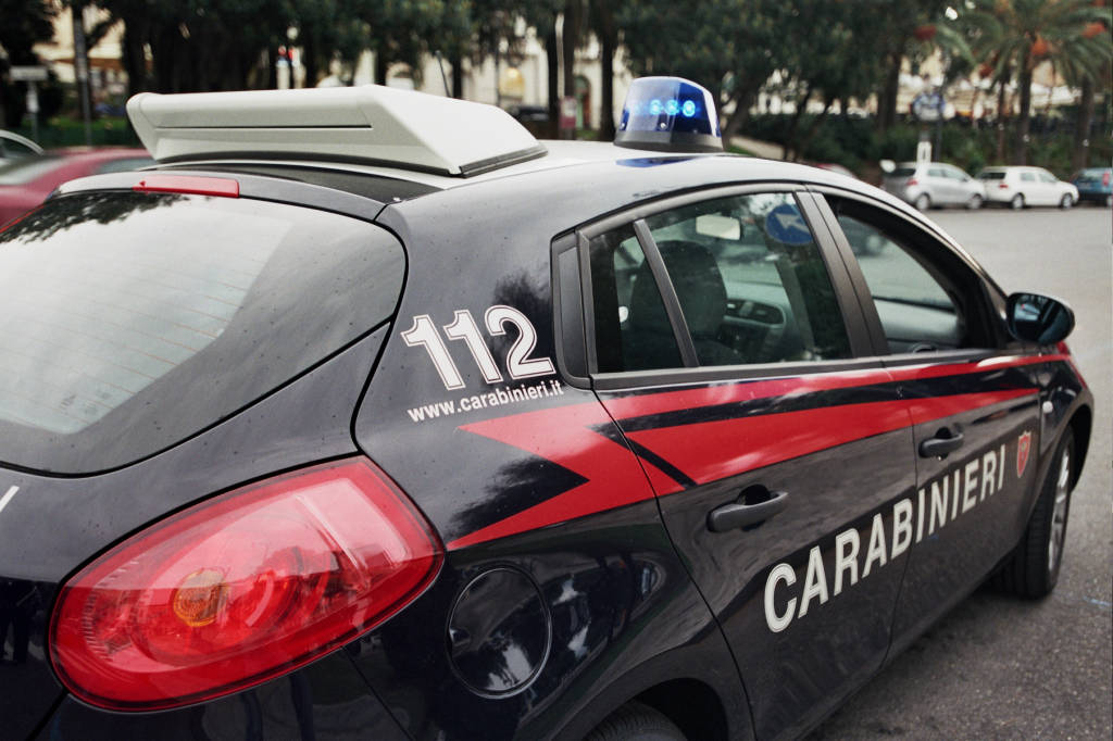 Correggio, filmati durante il furto: riconosciuti per strada dai carabinieri