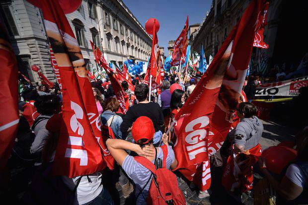 Sciopero scuola, sindacati uniti contro Renzi: “Riforma autoritaria”