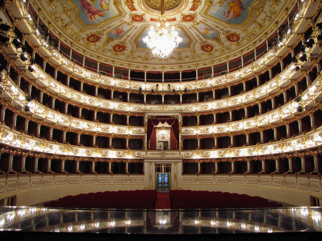 Teatri Reggio, le date di vendita di biglietti e abbonamenti