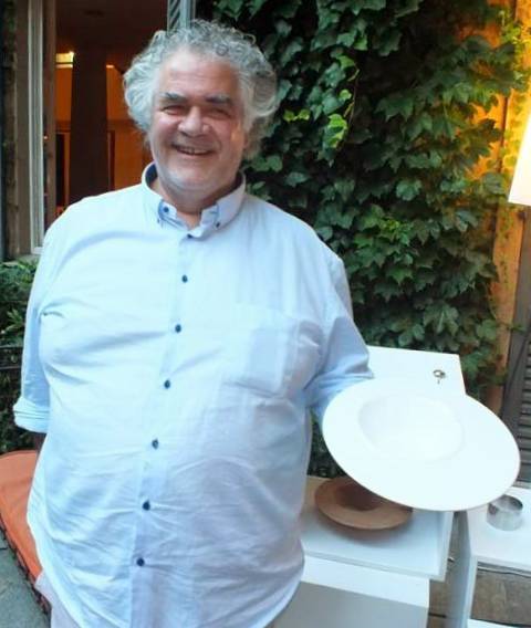 Lo chef D'Amato disegna i piatti per i cappelletti