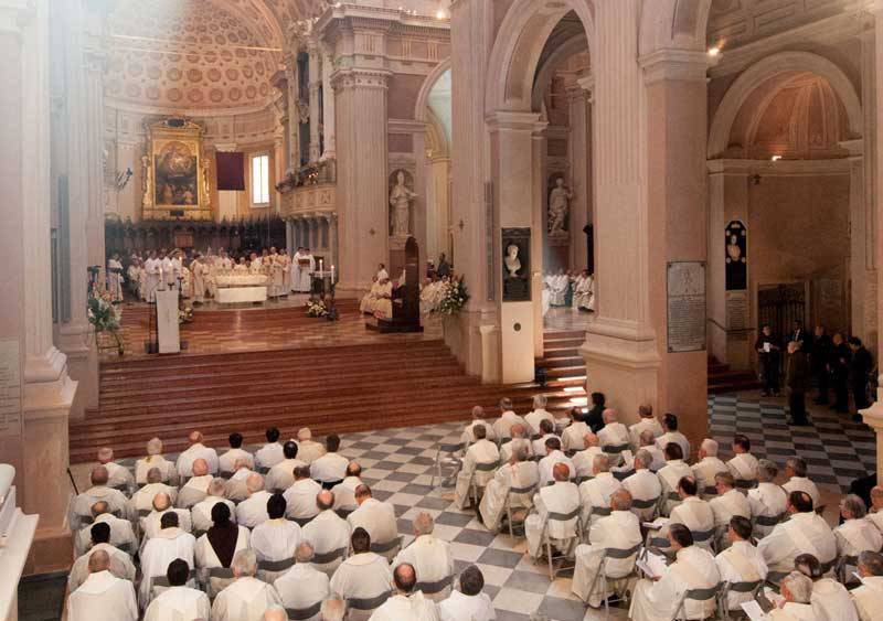 I sacerdoti in Duomo
