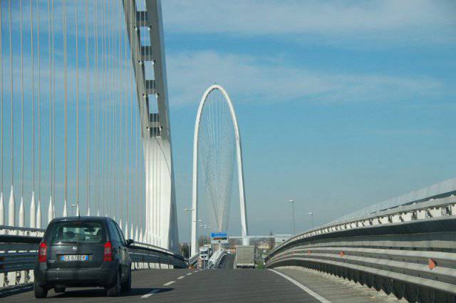 Ponte di Calatrava chiuso fino a domani a mezzogiorno