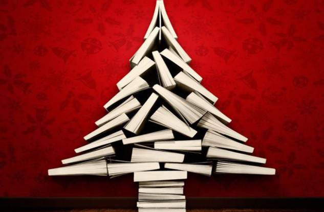Libri sotto l’albero: cosa leggere durante le feste