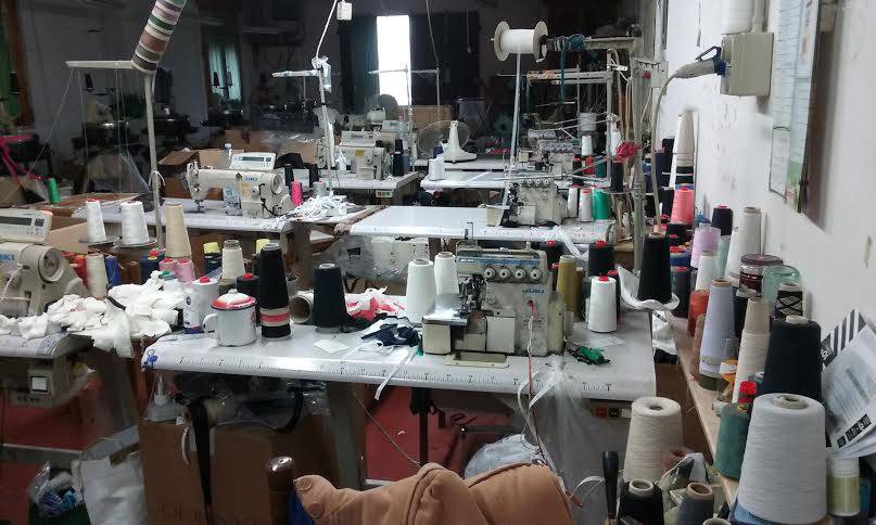 Correggio, blitz in laboratorio cinese: trovato un lavoratore in nero