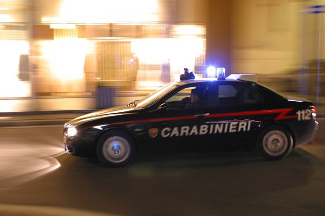 Violento con l’ex moglie e poi con i carabinieri: arrestato