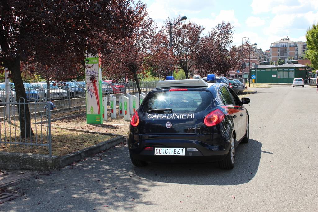 Droga nei parcheggi di piazzale Europa: blitz dei carabinieri