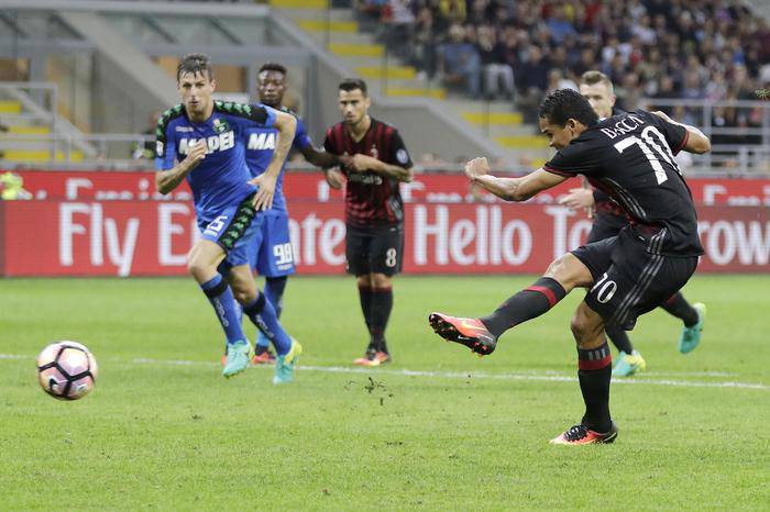 Il Milan batte il Sassuolo con una rimonta pazzesca: 4-3