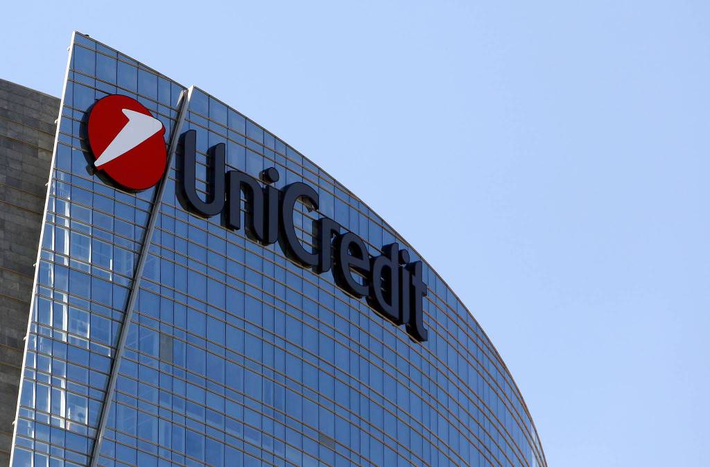 Unicredit, il piano taglia 8mila dipendenti e 500 filiali