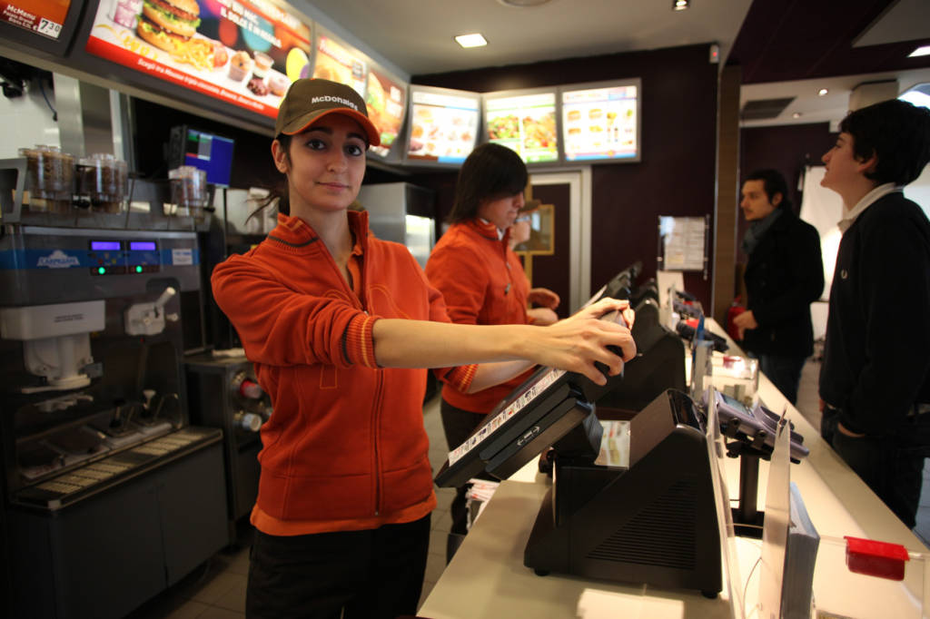 Il McDonald’s di Baragalla cerca 25 persone