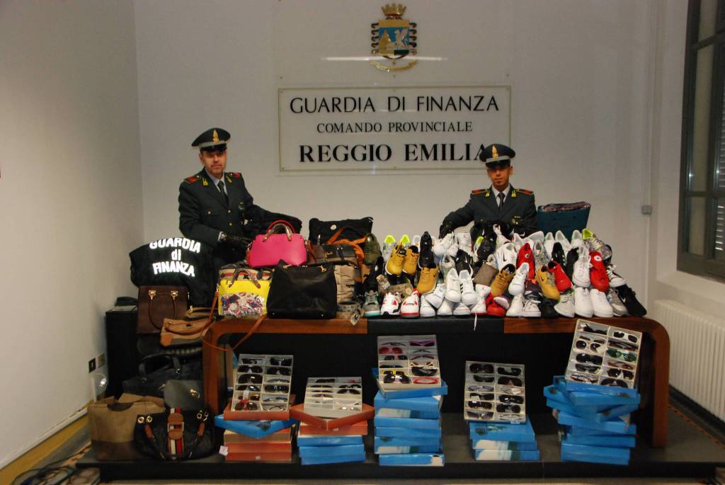 Giareda, sequestrata merce contraffatta per 100mila euro