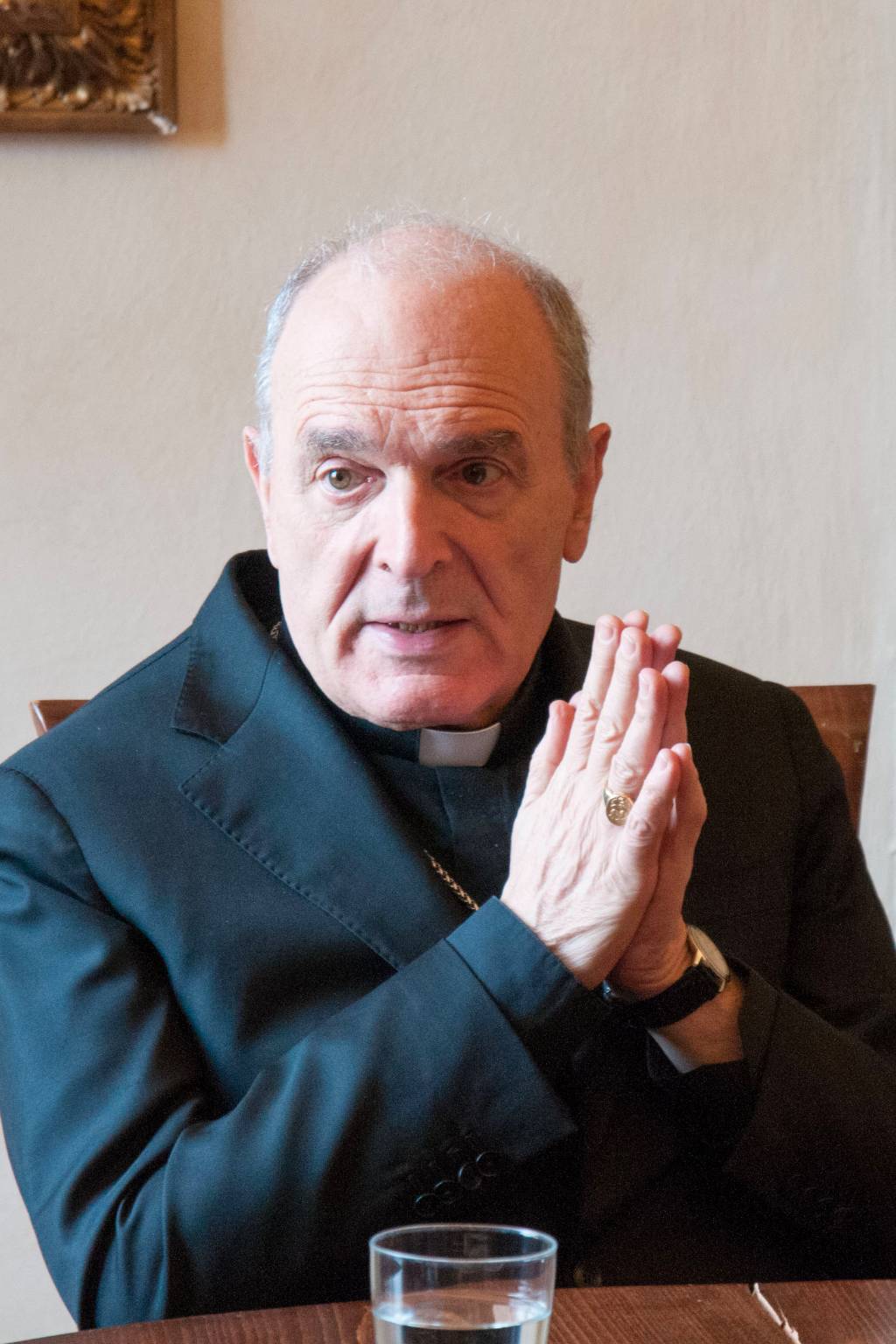 Migranti, il vescovo: “Pregate e offrite carità”