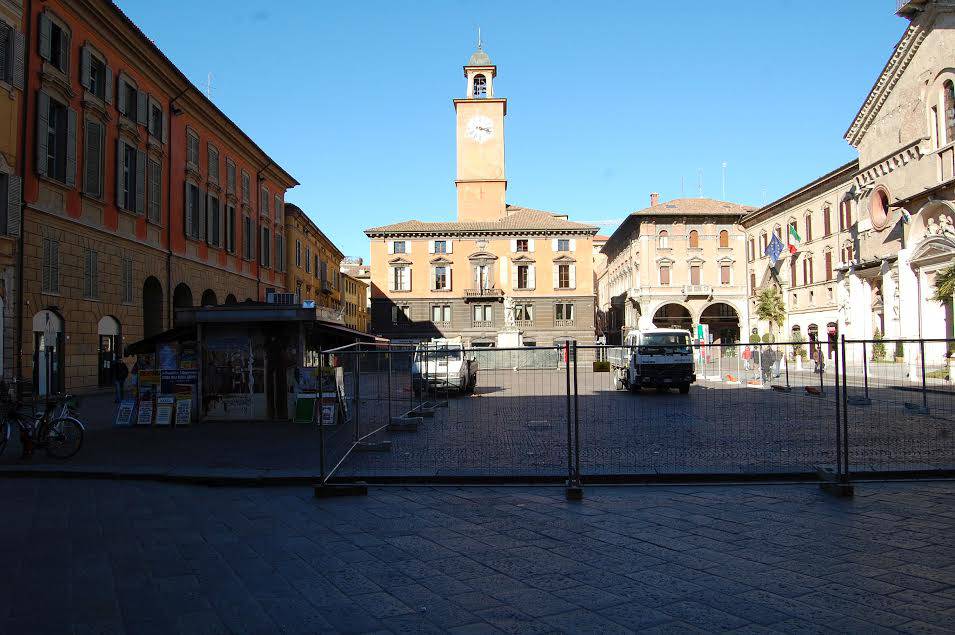 Piazza Prampolini si rifà il look: mercato trasferito per due mesi