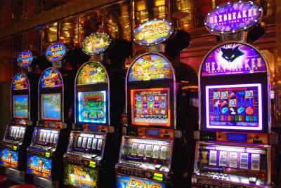 “Meno tasse per chi non installa slot machine a Reggio”
