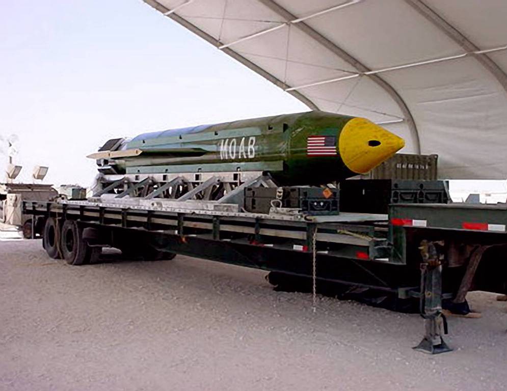 Gli Usa sganciano la “madre di tutte le bombe” sull’Isis