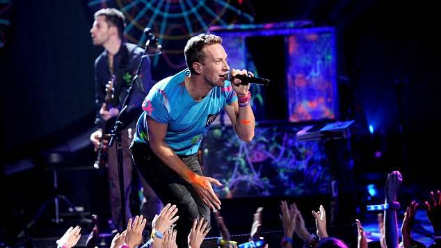Novellara, biglietti truffa per il concerto dei Coldplay: denunciato