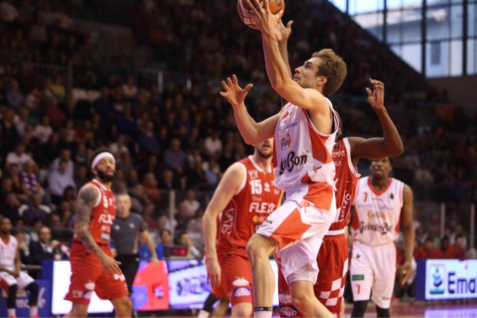 Basket, Grissin Bon travolgente vince 77-68 contro Flexx Pistoia