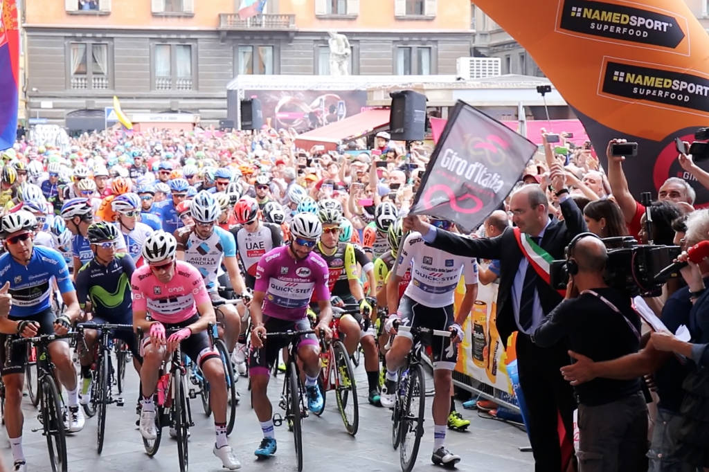 Reggio Emilia, tutti pazzi per il Giro d'Italia