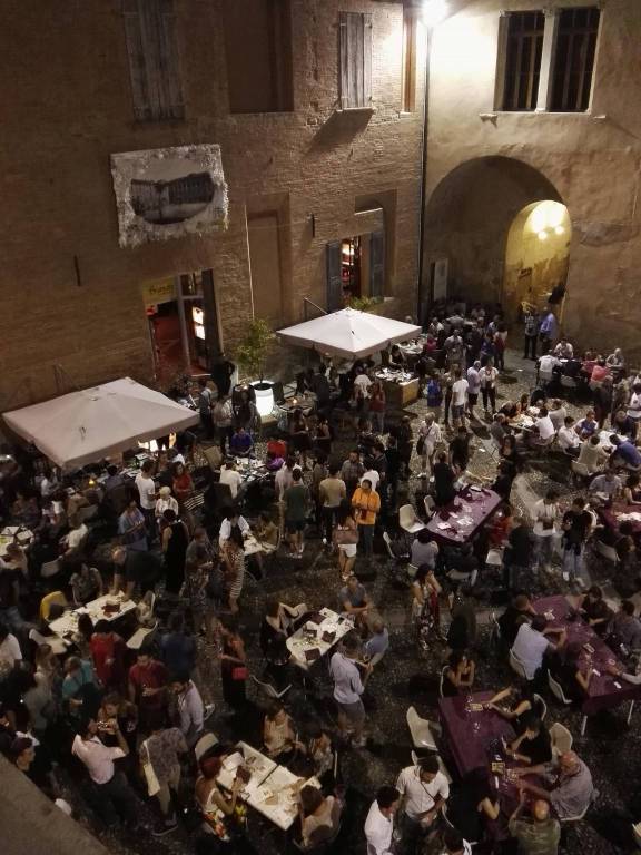 Scandiano, degustazioni di vini: torna “Calici in rocca”