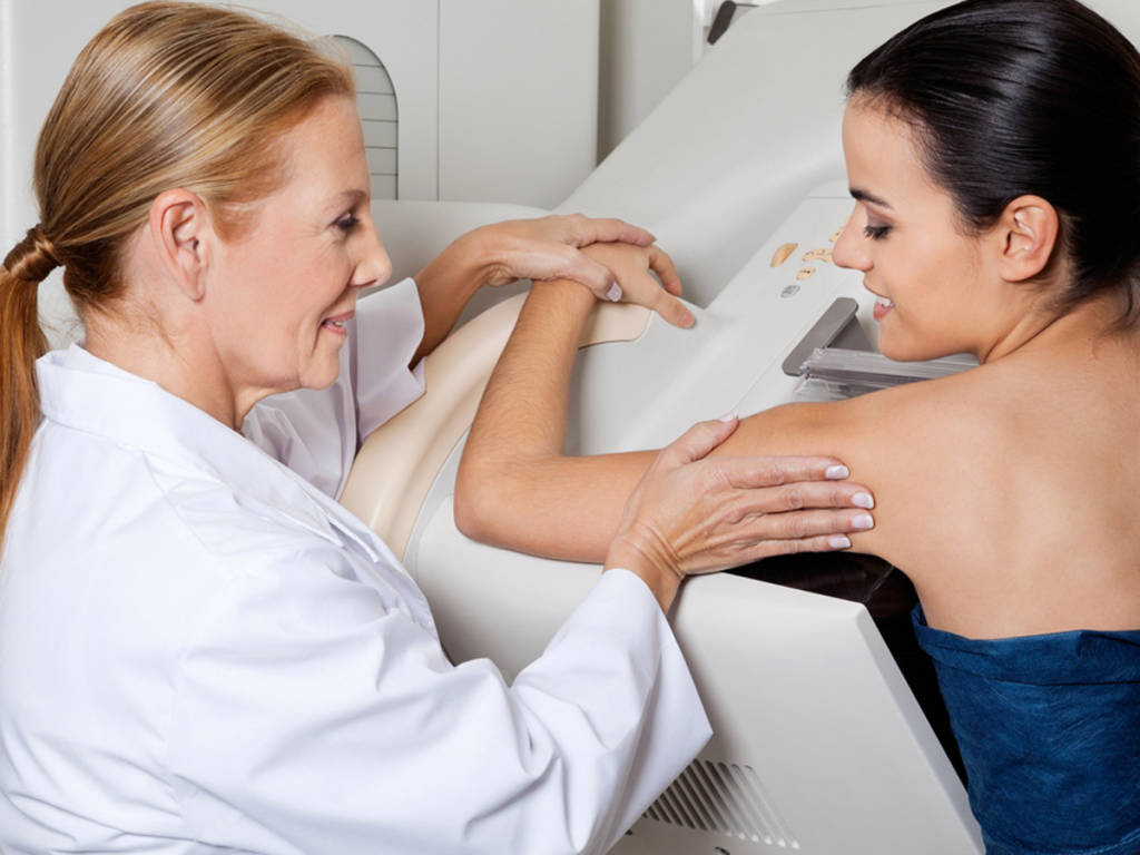Tumore al seno, Reggio Emilia testa mammografia innovativa