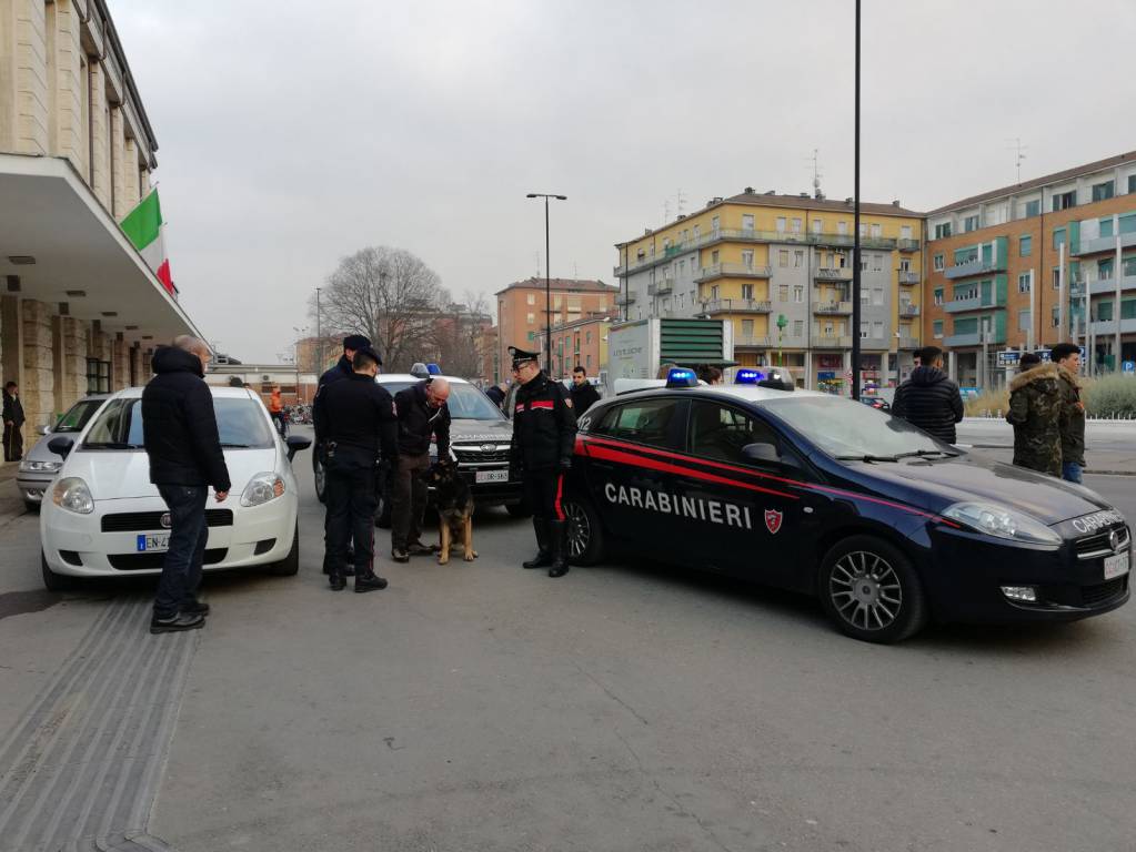 “Striscia la notizia” chiama i carabinieri che denunciano due spacciatori