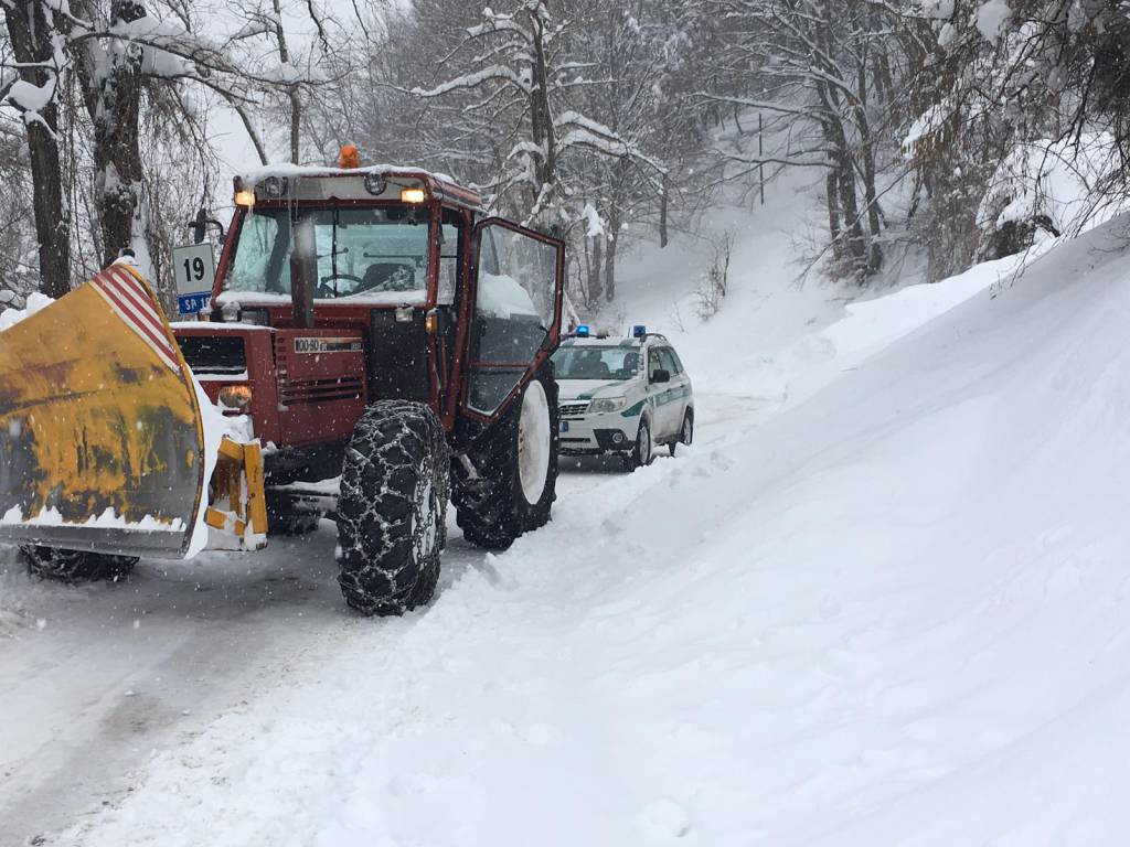Castelnovo Monti non si arrende alla neve: scuole aperte