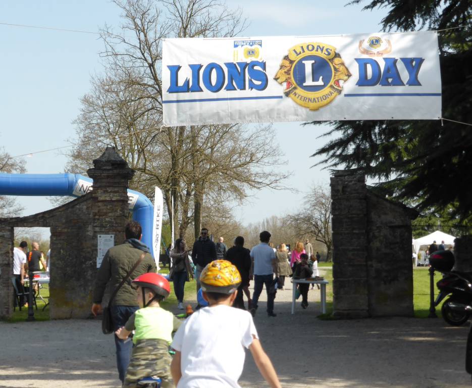 Lions Day, folla alla festa di primavera nel parco della Reggia di Rivalta