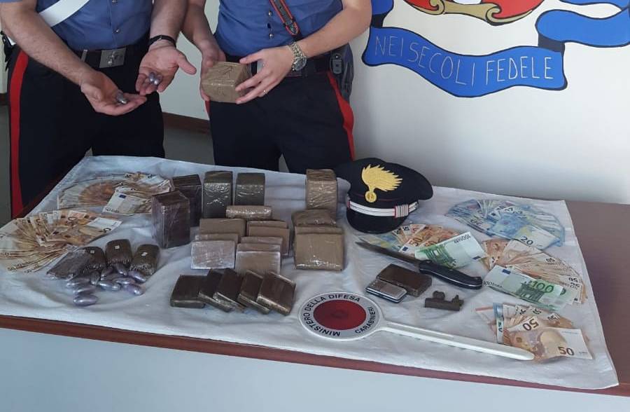 Sequestrati sei chili di droga, coppia di spacciatori arrestata