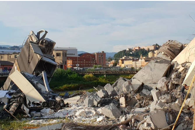 Crollo ponte a Genova, disastro immane