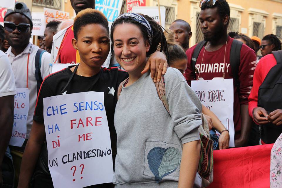 In duecento per dire “no” al decreto sicurezza di Salvini