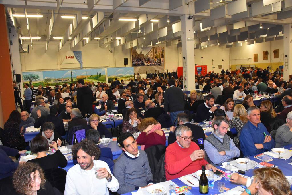 Grande cena, in ottocento a tavola: raccolti 25mila euro