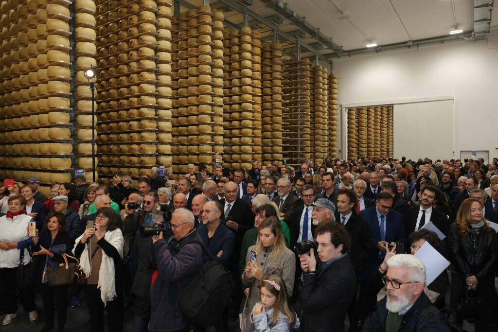 Parmigiano Reggiano, inaugurato il nuovo magazzino Gema