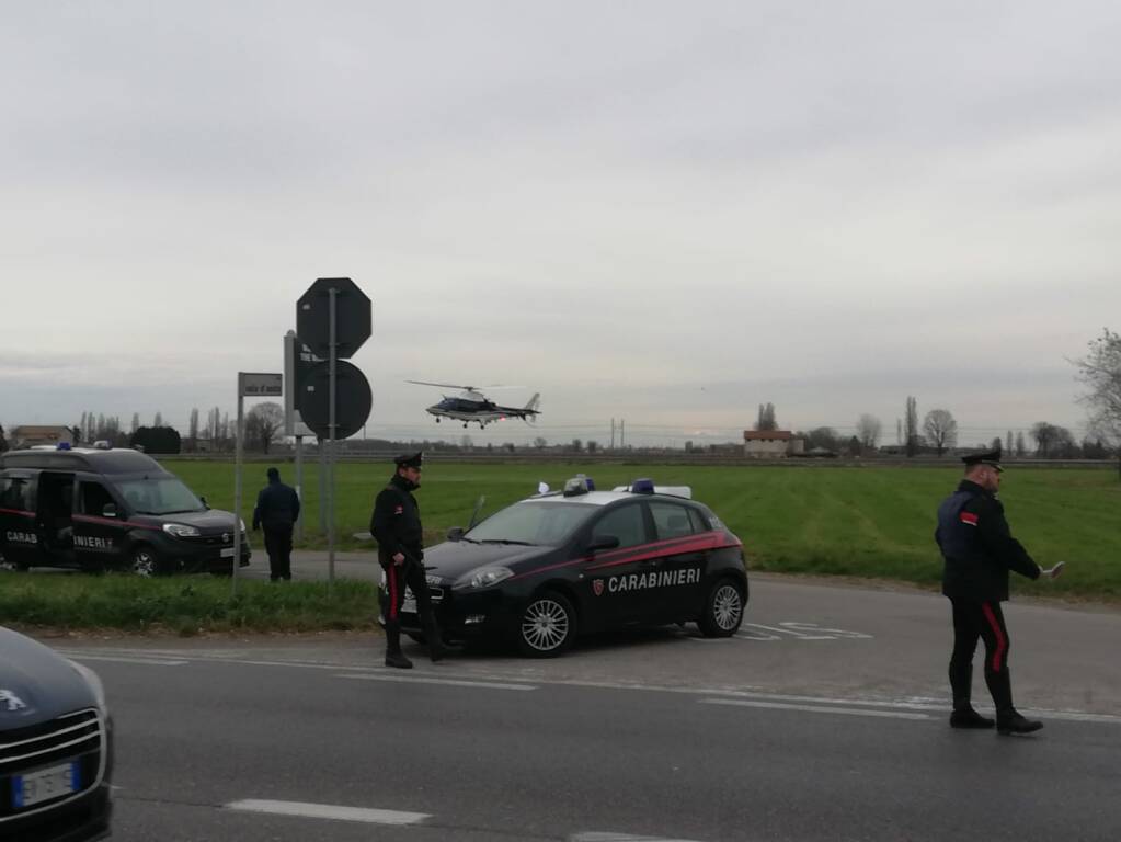 Viola norme Covid e oppone resistenza ai carabinieri: arrestato