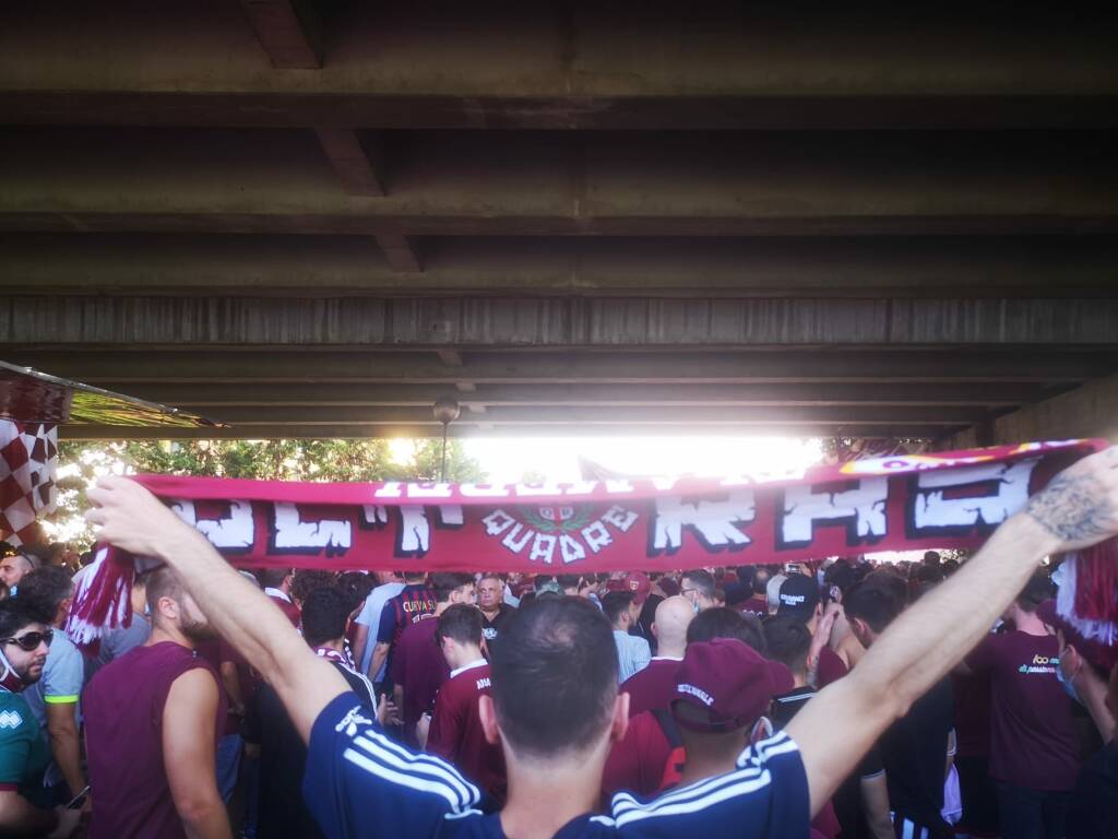 Reggiana-Bari, il match per la B: l’affetto dei tifosi