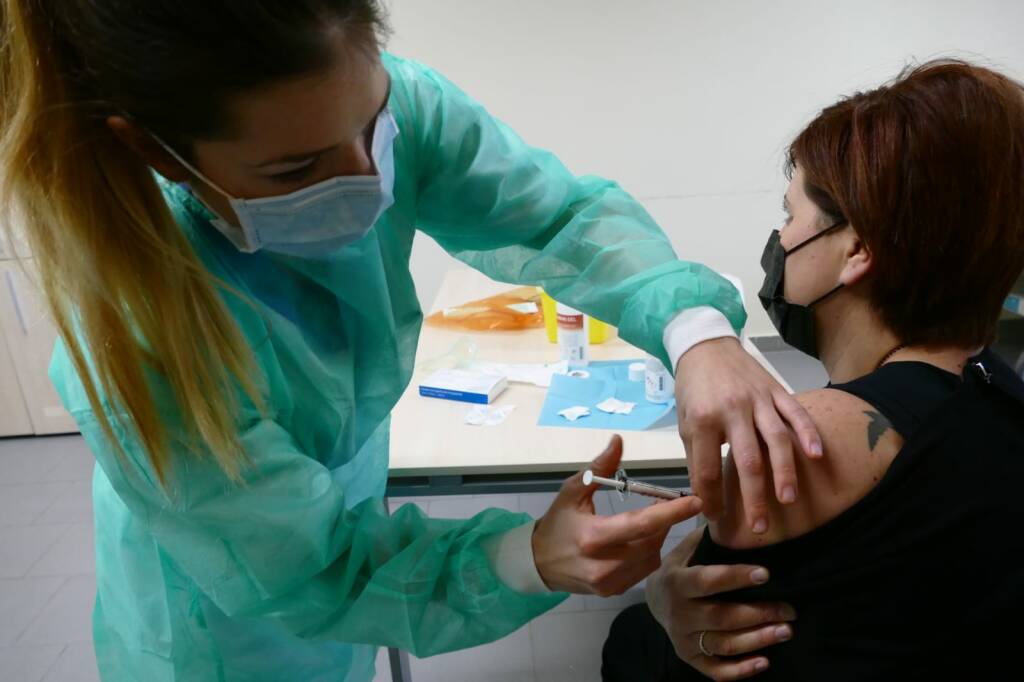Covid, vaccinate 7.262 persone in Regione