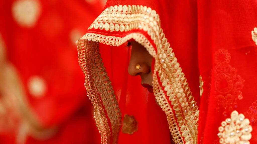 Giovane pakistana si ribella al matrimonio combinato: genitori denunciati