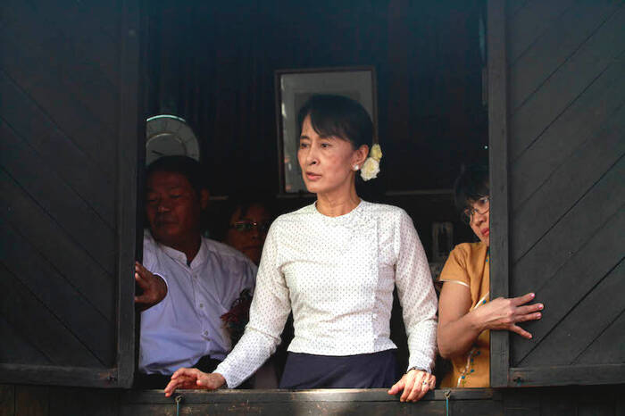 Golpe in Myanmar, arrestata San Suu Kyi. Il suo appello: “Non accettatelo”