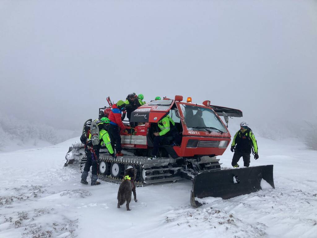 Valanga sul Cusna, tre scialpinisti travolti
