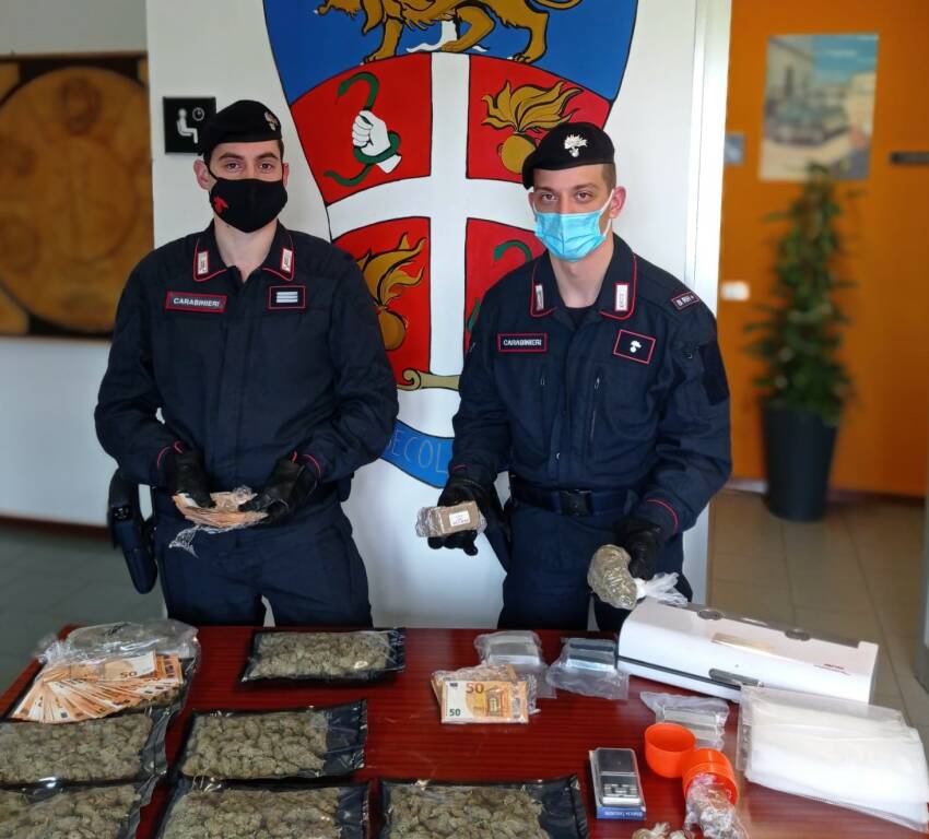 Reggiolo, operaio arrestato con due chili di droga in casa