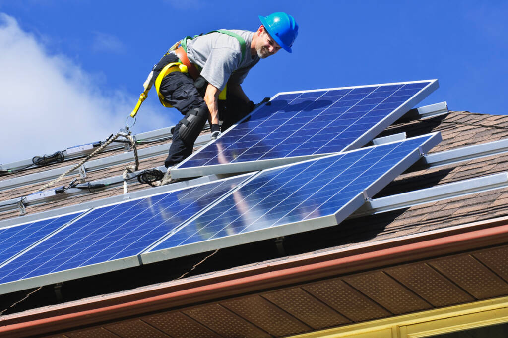 Pannelli fotovoltaici a portata di tutti i tetti con Superbonus ed Ecobonus