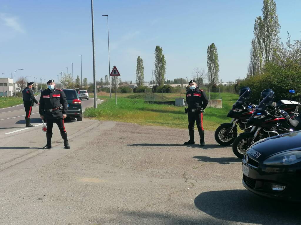 Droga, alcol e armi sulle strade: dieci persone denunciate dai carabinieri