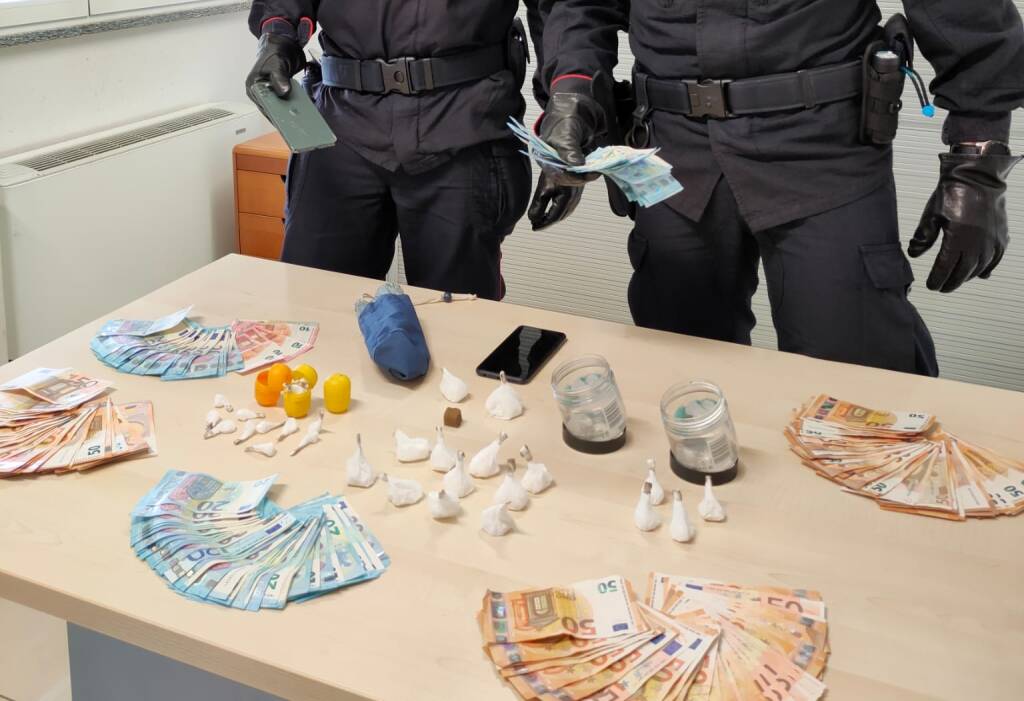 Castelnovo Sotto, fermato con la droga nelle mutande: arrestato