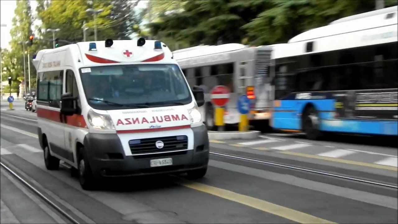 Partorisce bambina in ambulanza