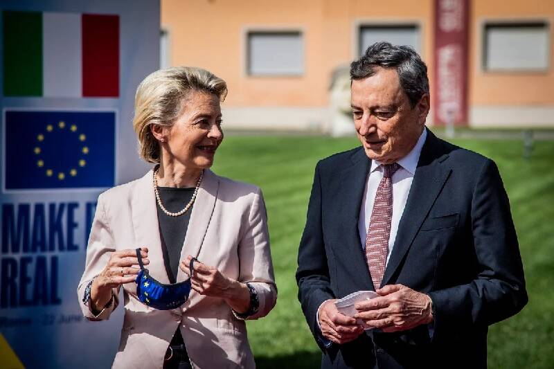 Pnrr, dall’Ue via libera al piano italiano. Draghi: “Giorno d’orgoglio, ora la sfida è l’attuazione”