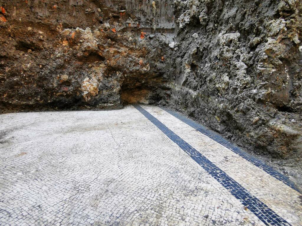 Piazza San Prospero, da lunedì possibile vedere i ritrovamenti archeologici