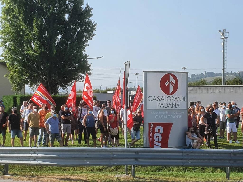 Sciopero alla Casalgrande Padana, Cgil e Cisl: “Adesione al 90% in reparti produttivi”