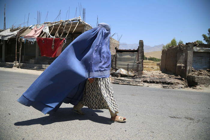 Ue-Usa-Gb, “profondamente preoccupati per donne afghane”