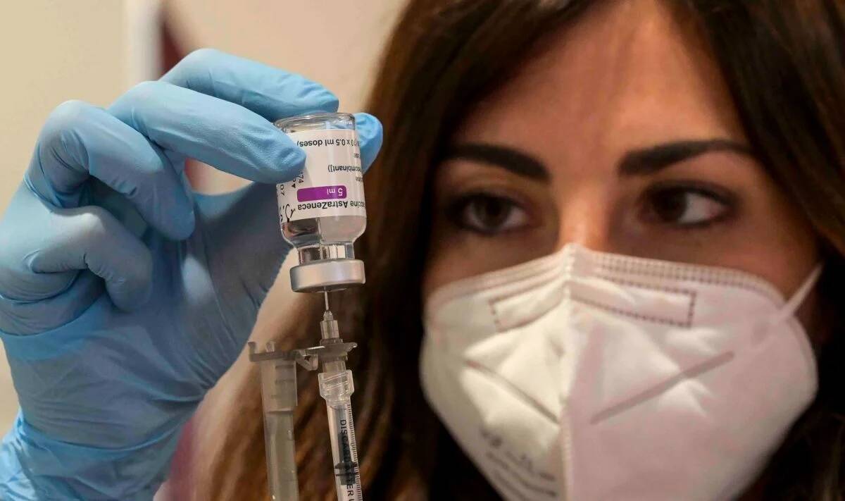 Vaccino, ecco il rapporto Aifa: 13 eventi gravi ogni 100.000 dosi