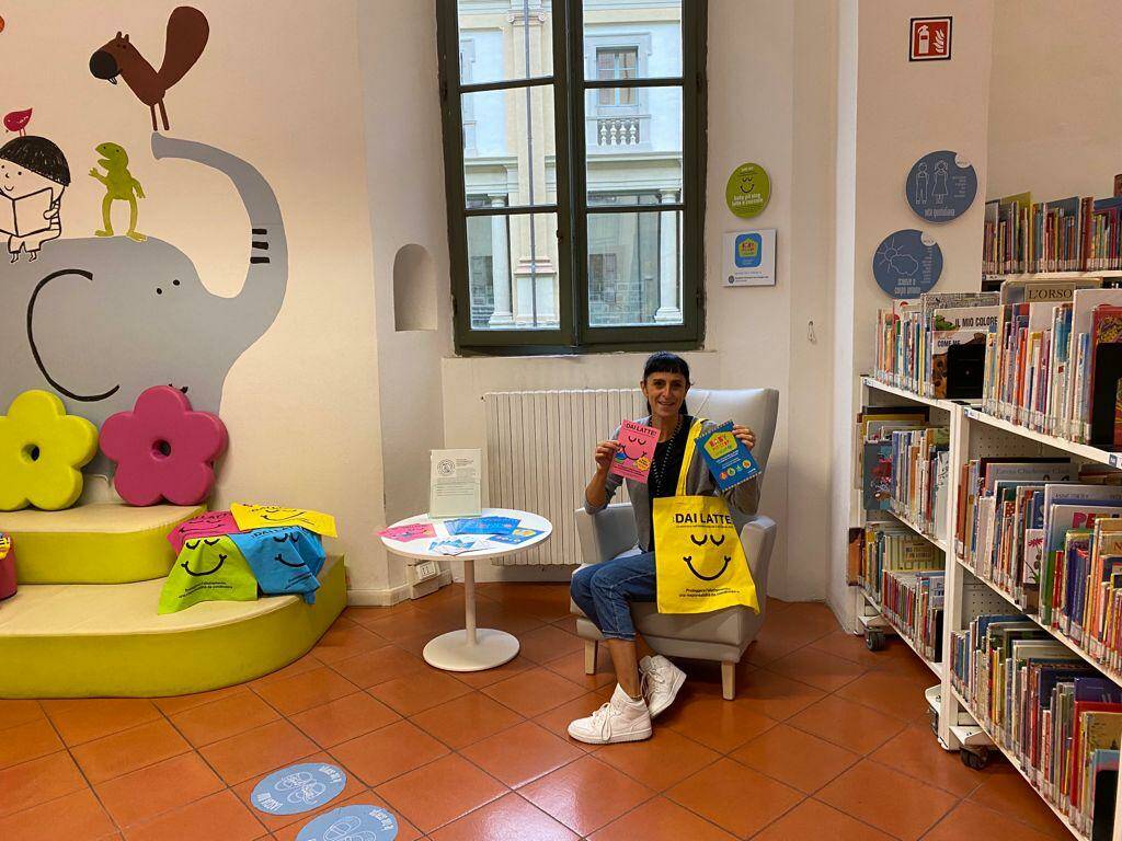 Biblioteca Panizzi, una poltrona per allattare
