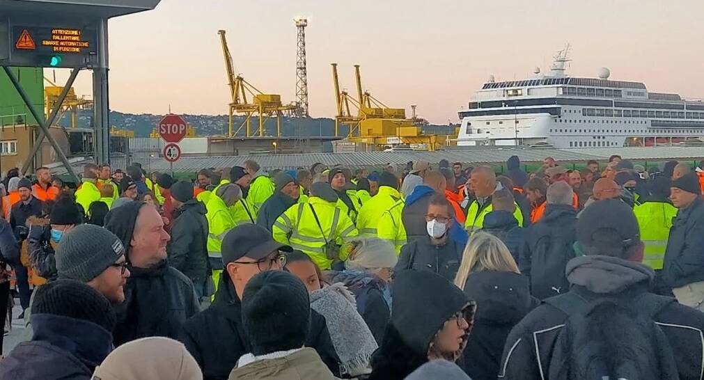 Nei porti italiani proteste e blocchi contro il Green Pass