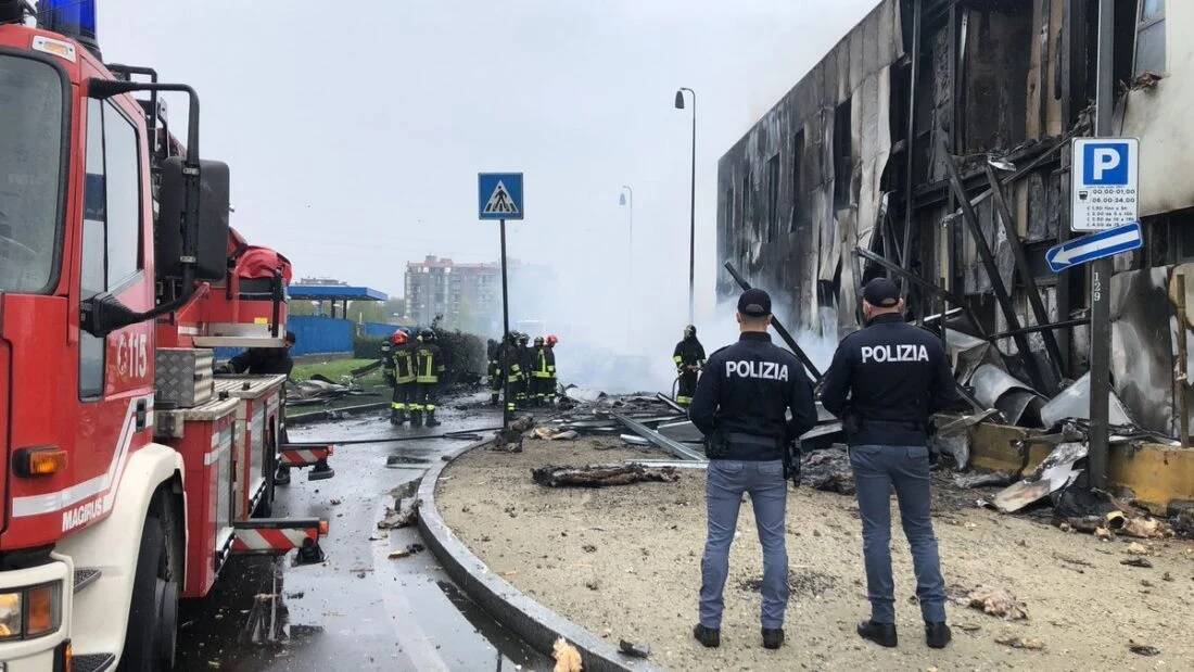 Tragedia a San Donato Milanese, si schianta aereo da turismo